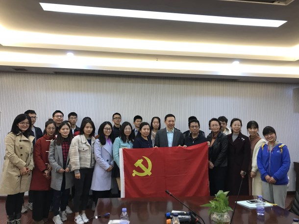三个支部合影.jpg